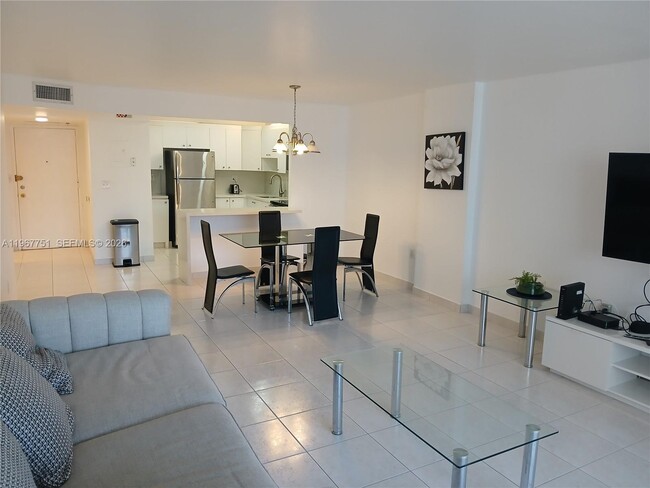 Building Photo - 2780 NE 183rd St