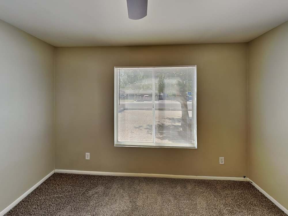 Building Photo - 10902 W Montecito Ave