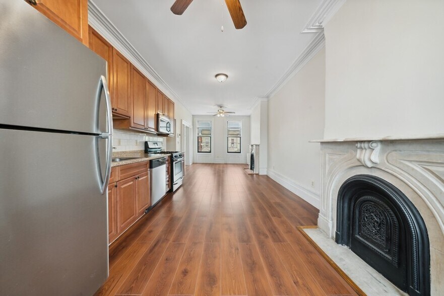 Building Photo - 591 Bramhall Ave