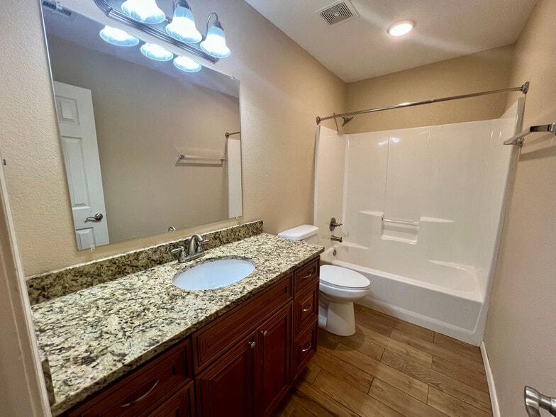 Building Photo - 601 Ridge Point Dr