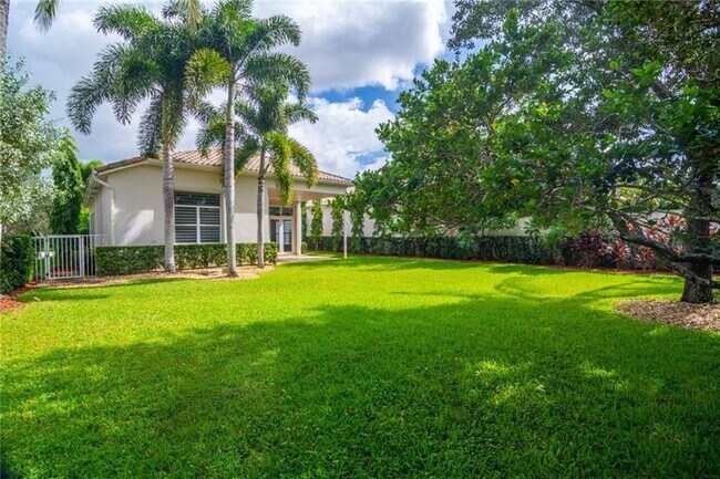 Building Photo - 2519 Bay Pointe Ct