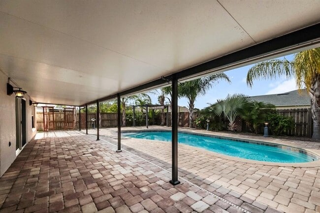 Building Photo - 637 Regency Way