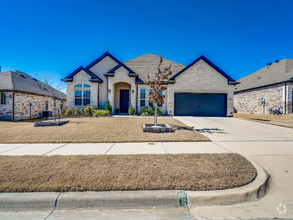 Building Photo - 429 Green Hill Dr