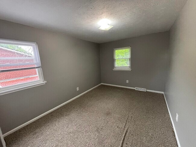 Building Photo - 1179 Tatesbrook Dr