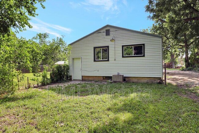 Building Photo - 339 N Joann St