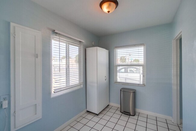 Building Photo - Newly Renovated And Ready For Occupancy