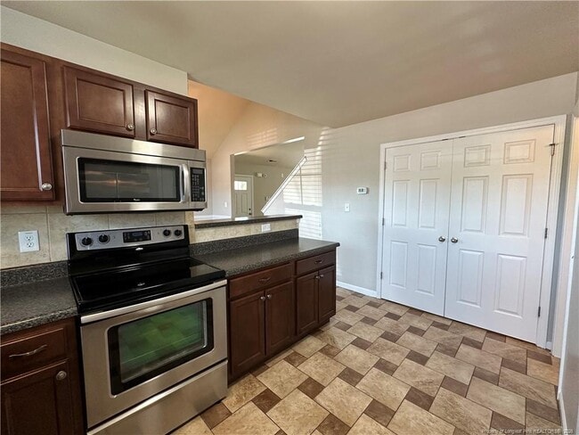 Building Photo - 240 Collinwood Dr