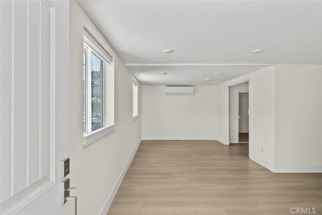 Building Photo - 411 S Kenneth Rd