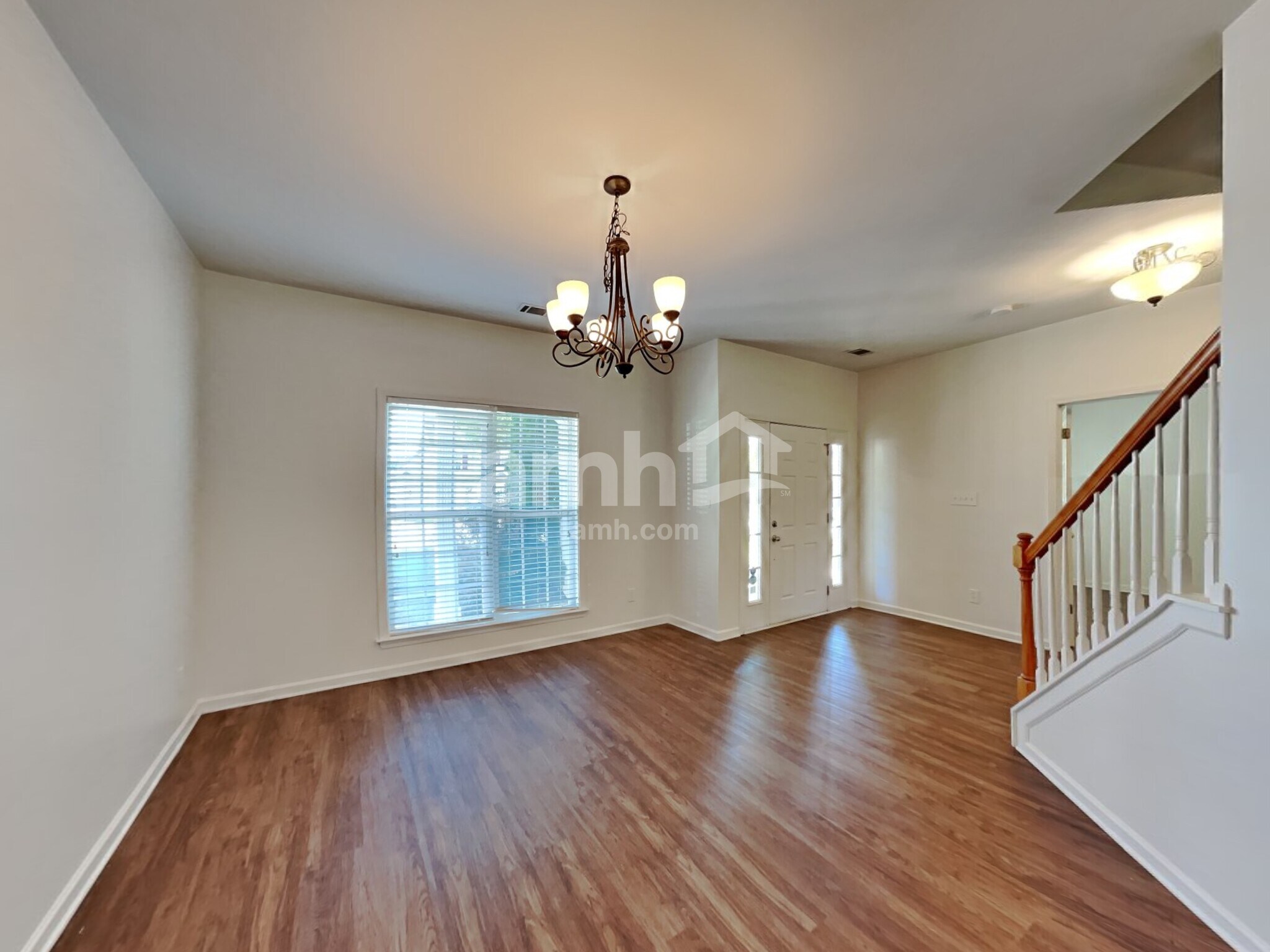 Building Photo - 106 E Cavendish Dr