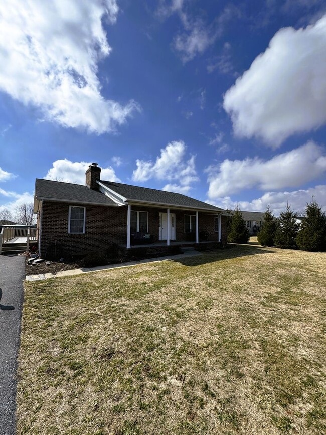 Building Photo - Spacious detached home in Dayton, VA