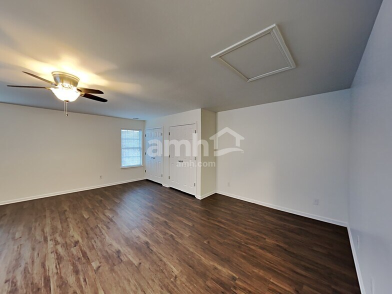 Building Photo - 10630 Turkey Point Dr