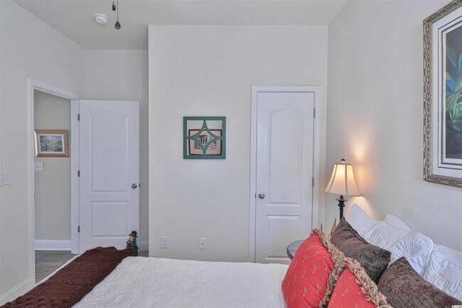 Building Photo - 5600 Plantersville Pl