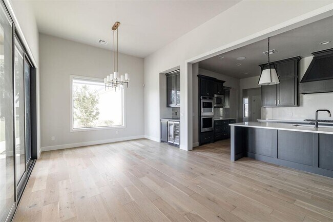 Building Photo - 4716 Moulin Rd
