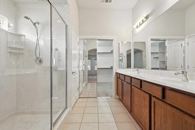 Building Photo - 10000 La Jolla Way