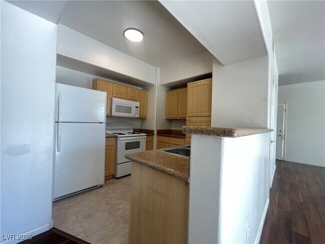 Building Photo - 8000 W Badura Ave