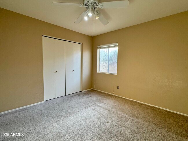 Building Photo - 5121 E Larkspur Dr