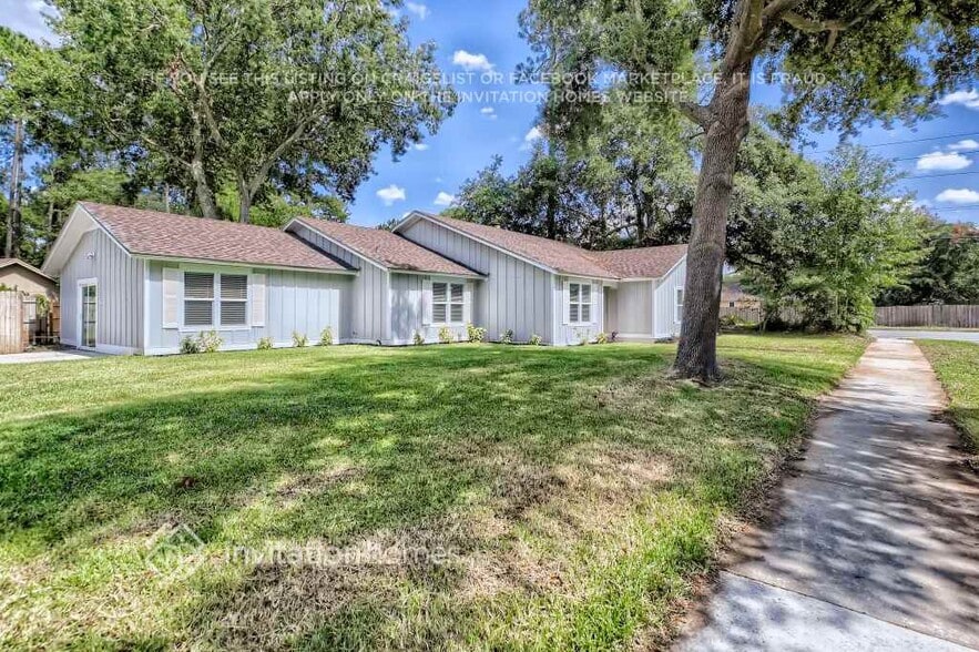 Building Photo - 11093 Mandarin Station Dr E