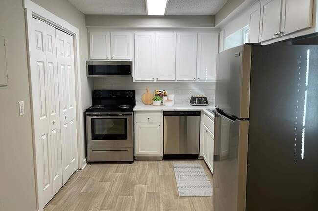 Building Photo - The Residences at 1671 Campbell