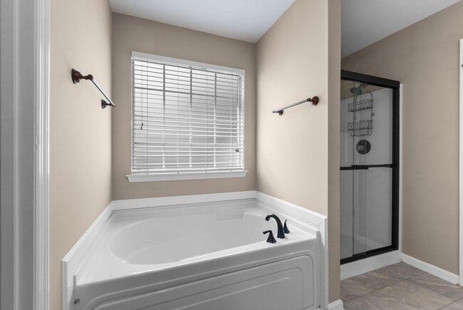 Building Photo - Great Location in the Heart of Madison!