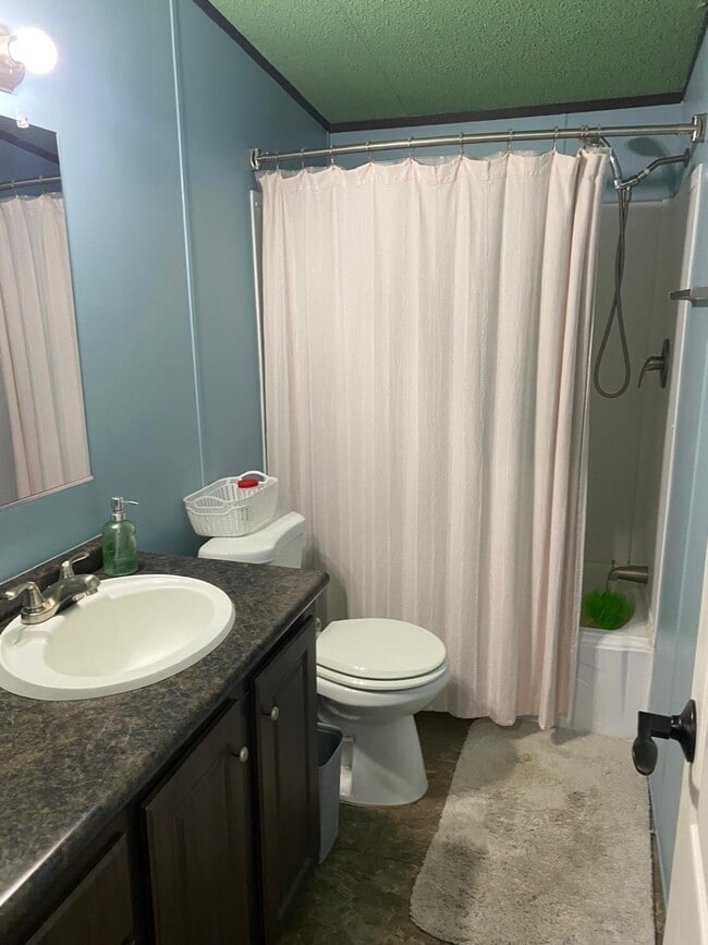 Building Photo - 25845 Peach Dr