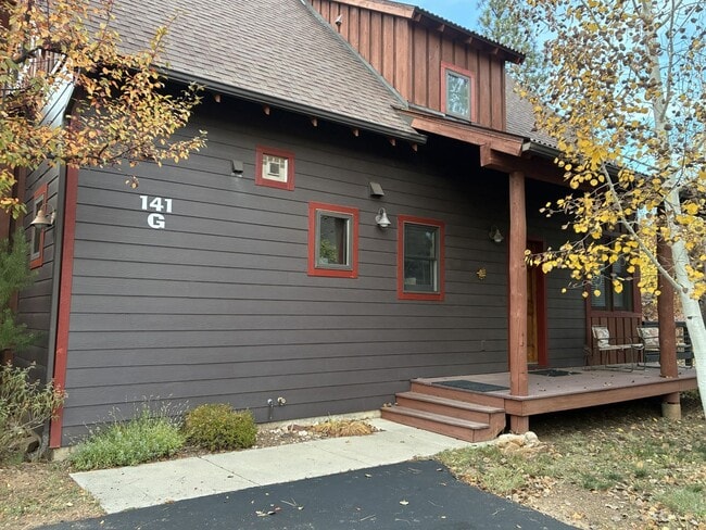 Primary Photo - Charming 2-Bedroom, 2-Bath Cabin Retreat