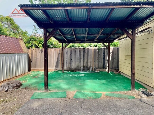 Building Photo - 1385 Ranchita Dr