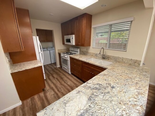 Building Photo - (55+ Community) Perfectly Located 2 Bedroom House in Oceanside Available 1st Week of June!