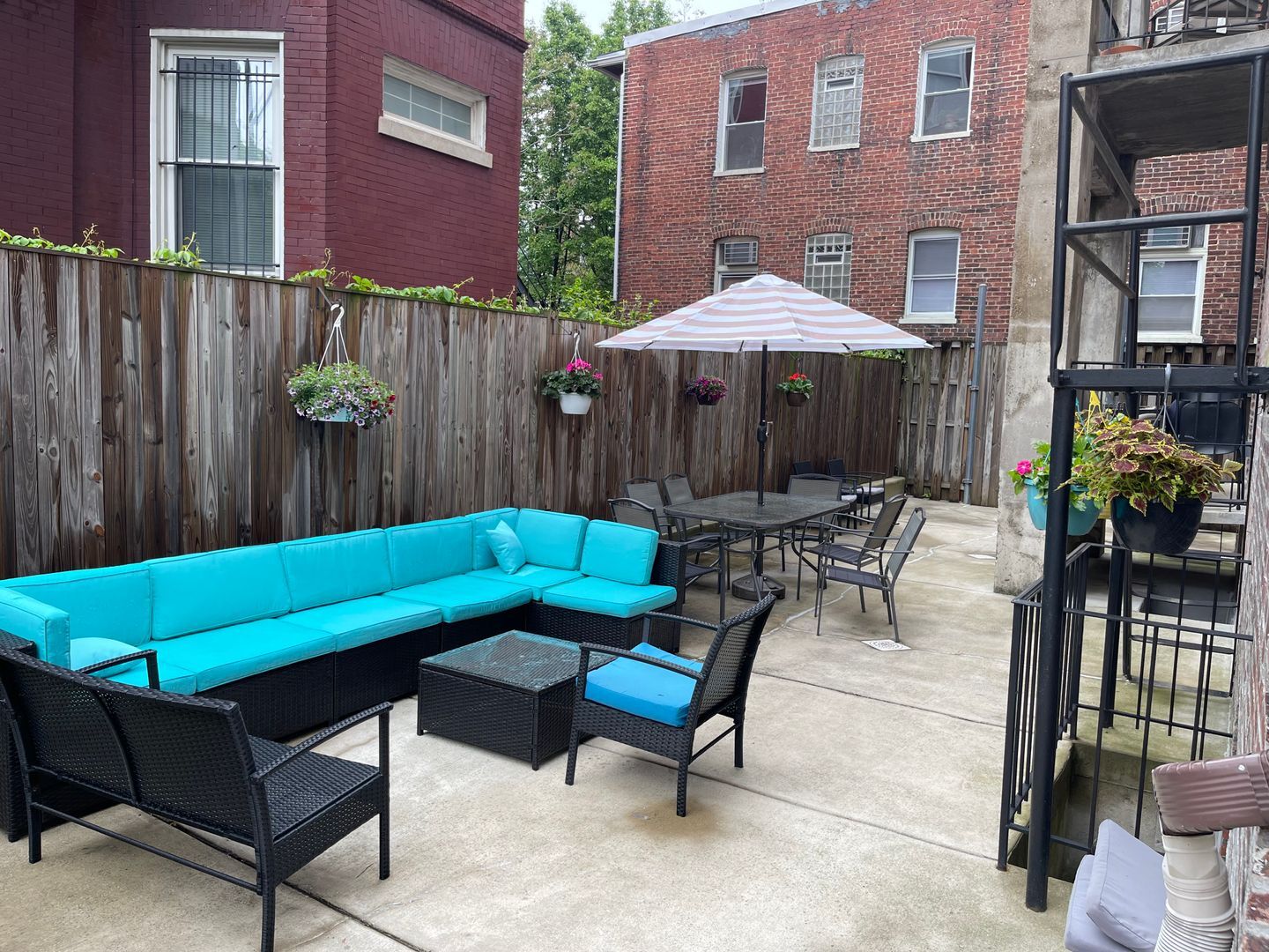 Building Photo - 1319 Park Rd NW