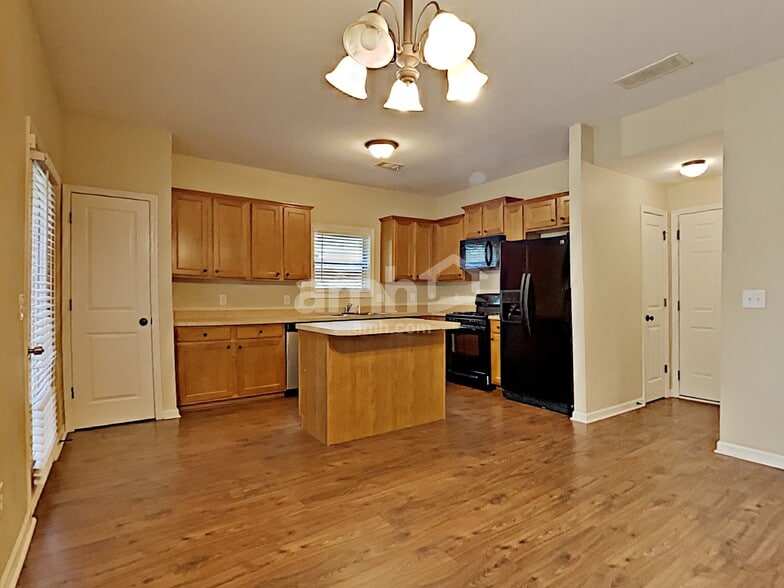 Building Photo - 243 Ascott Ln