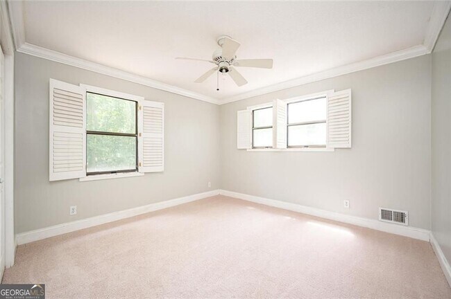 Building Photo - 1784 Halbro Dr