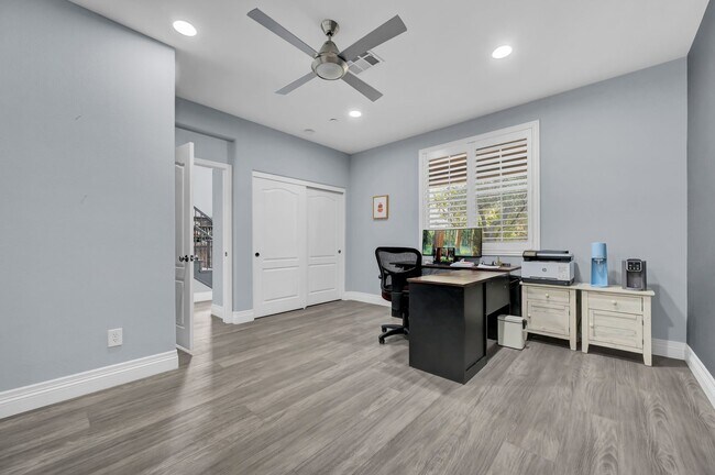 Building Photo - 1289 Vietti St