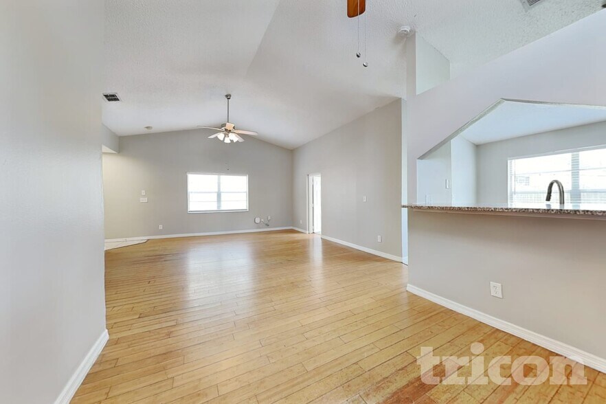 Building Photo - 13344 Laraway Dr