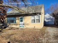 Building Photo - 2708 SE Illinois- 2 BED/1 BATH