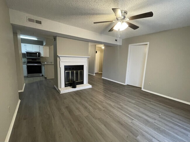 Building Photo - 6601 Willow Pointe Dr NW