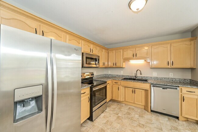 Building Photo - 2910 Iona Dr