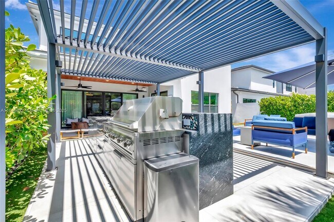 Building Photo - 8608 Torrey Isles Terrace