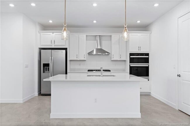 Building Photo - 9731 SW Indra Wy