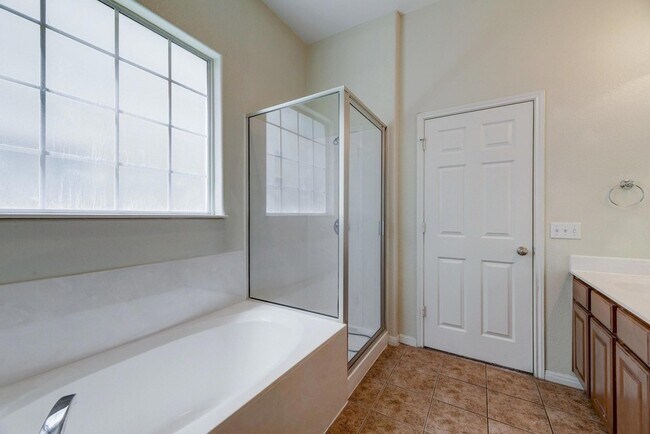 Building Photo - 5102 Caswell Ave