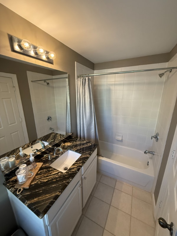 Building Photo - 2116 Cobblestone Cir NE