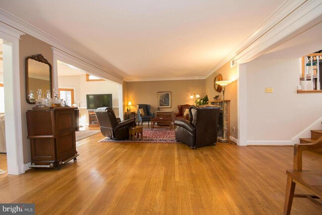 Building Photo - 3253 Juniper Ln
