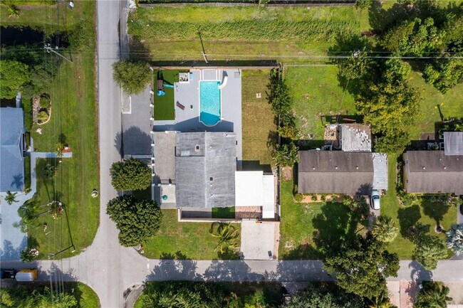 Building Photo - 15276 Harrison Rd