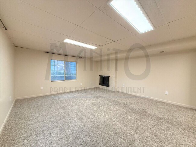 Building Photo - Bright & Open Country Homes Rancher