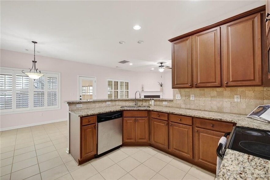 Building Photo - 1931 Gregory Run NE