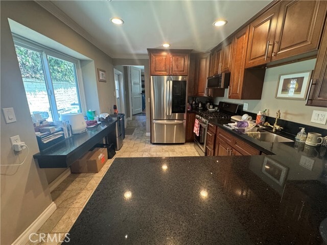 Building Photo - 800 Skyland Dr