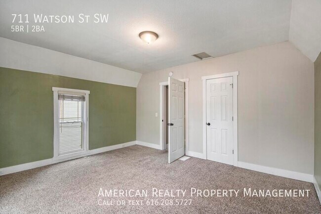 Building Photo - 711 Watson St SW