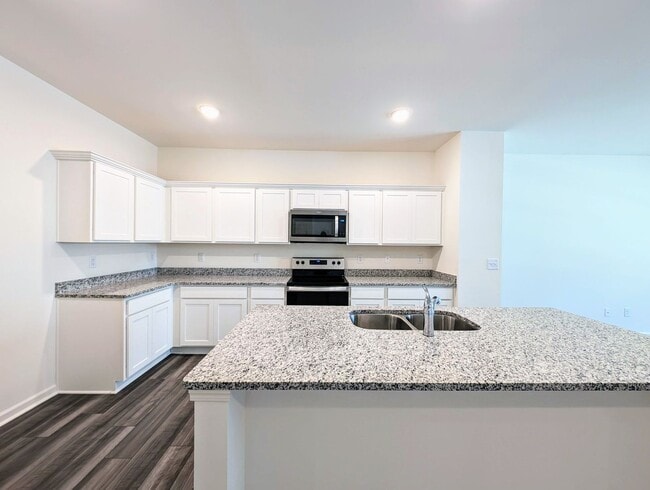 Building Photo - Tyler Gardens