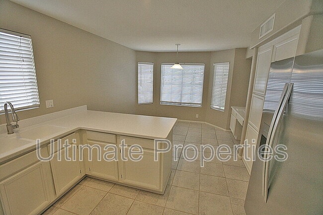Building Photo - 7721 W Tonto Dr