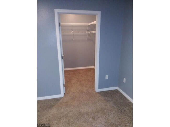 Building Photo - 619 SE 8th St