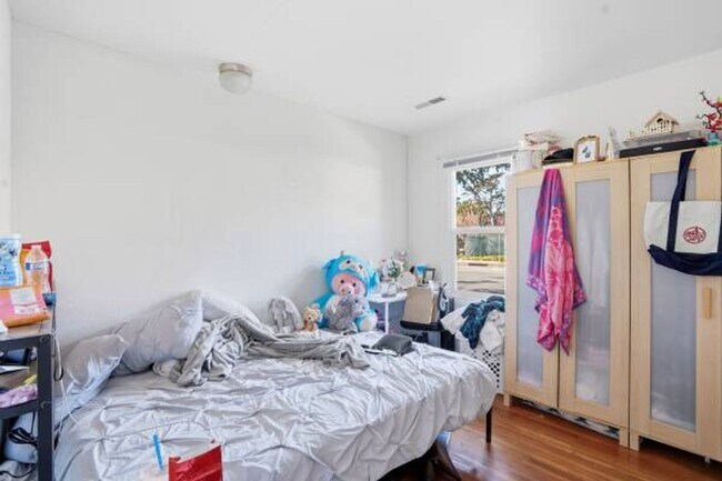 Building Photo - 811 Mission St