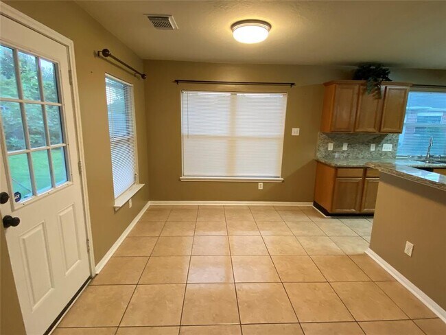 Building Photo - 15943 Breanna Ln